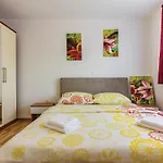Three-bedroom In Апартаменты Медулин