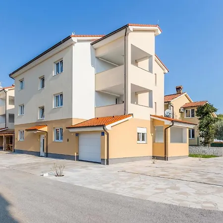 Three-bedroom In * ميدولين