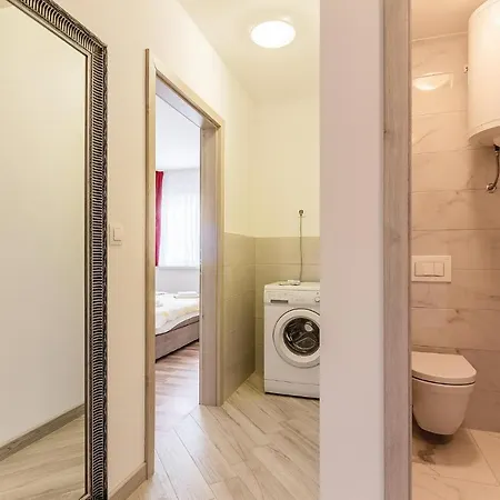 Three-bedroom In ميدولين
